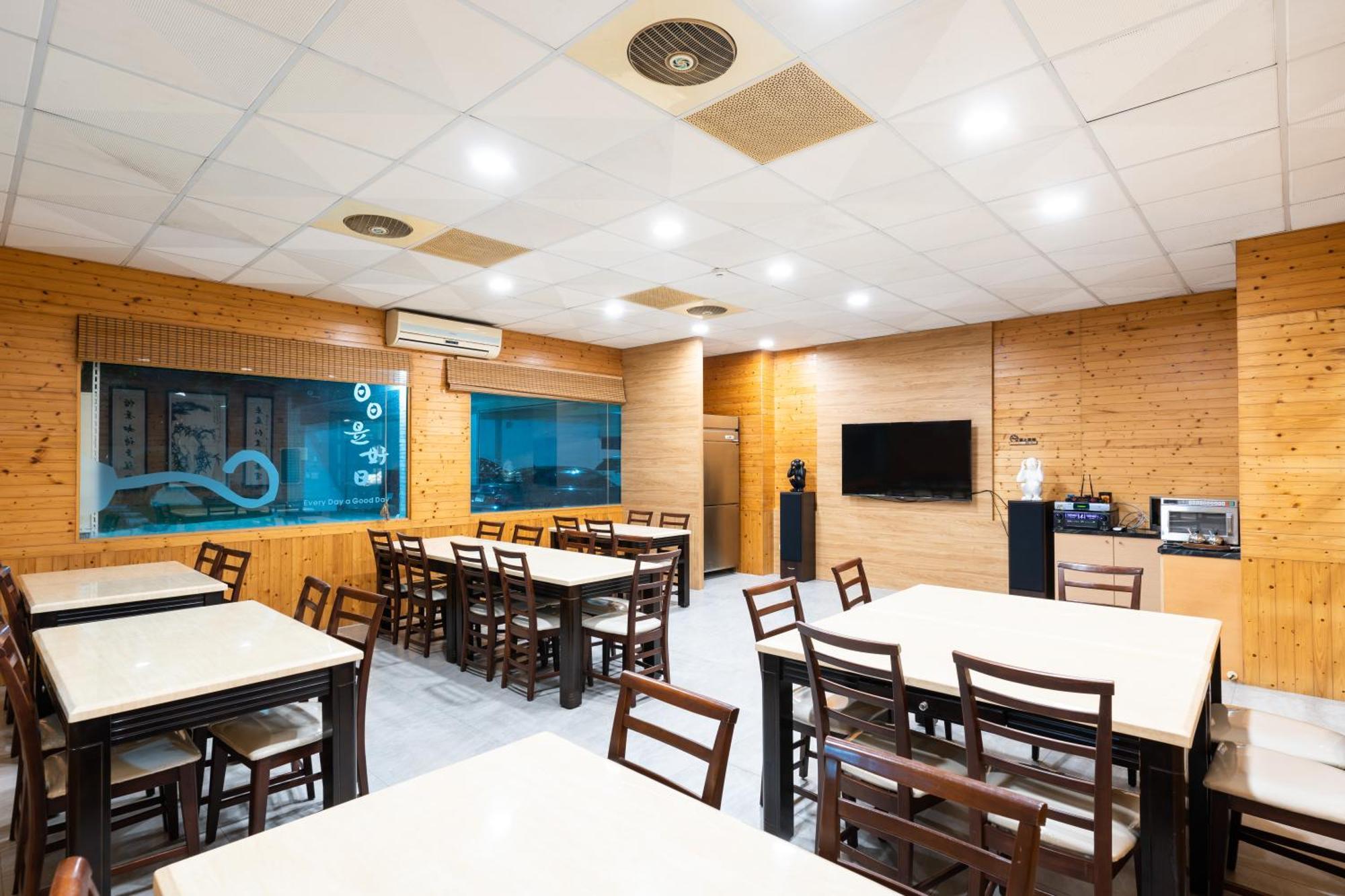 Etung Hotel Taichung Exterior foto